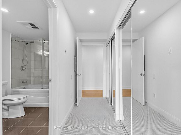 2nd image of 2181 Yonge St #2305
