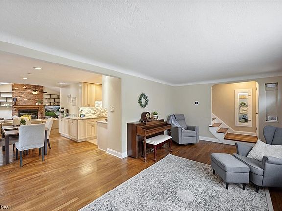5th image of 4855 Edsal Dr