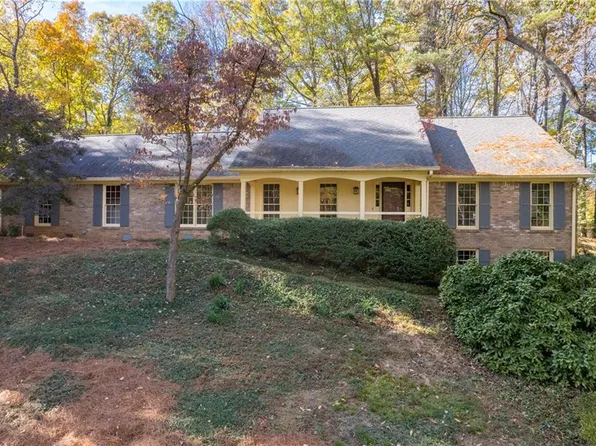 7150 Hunters Branch Ct, Sandy Springs, GA 30328