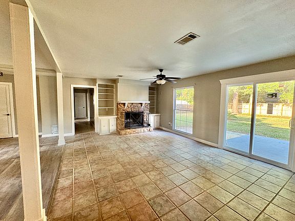 4th image of 127 La Branche Ave