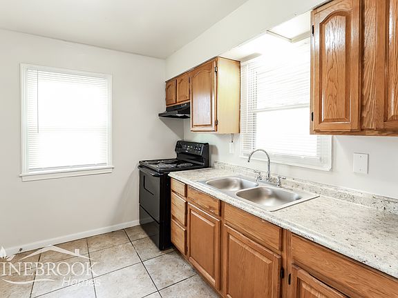 5th image of 1136 E 78th St