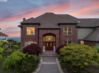 9240 NW McKenna Dr, Portland, OR 97229