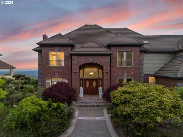 9240 NW McKenna Dr, Portland, OR 97229