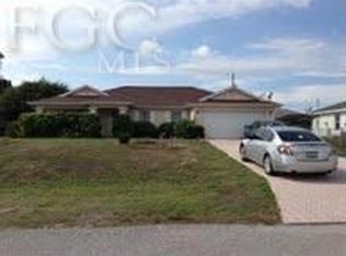 808 NE 7th Pl, Cape Coral, FL 33909