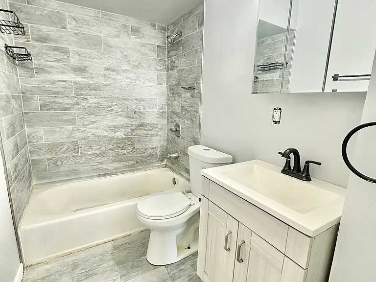 352 E 7th Ave — Photo 13