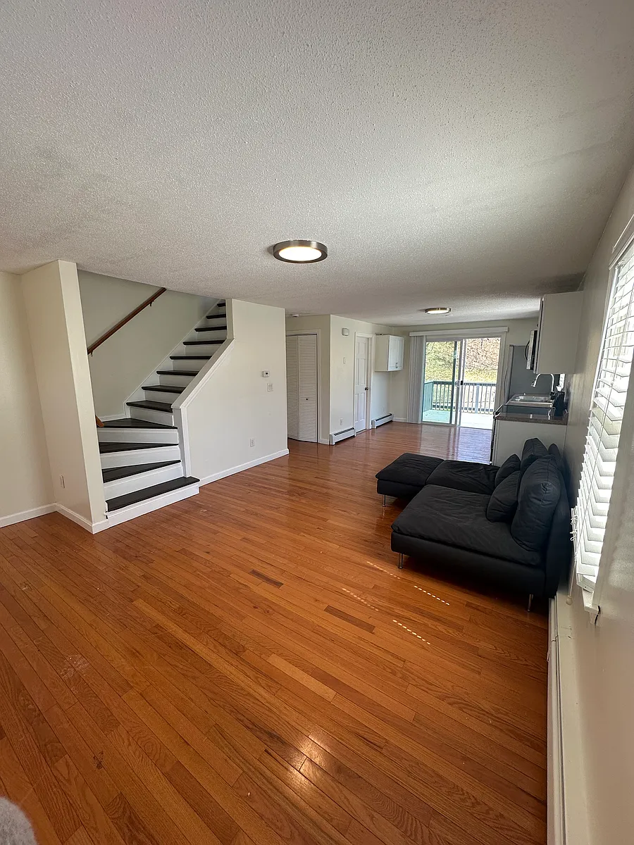 Building Photo - 156 Hazel St #156