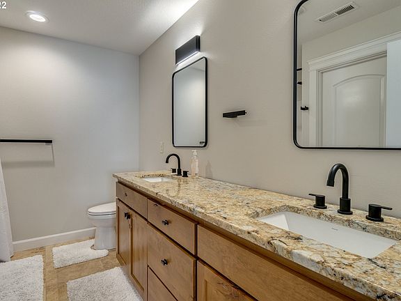 5th image of 4102 SE 177th Ln