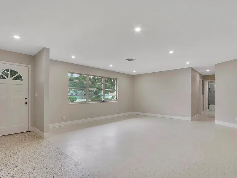 732 Pelican Way — Photo 7