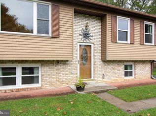 2900 Holland Dr, Manchester, MD 21102