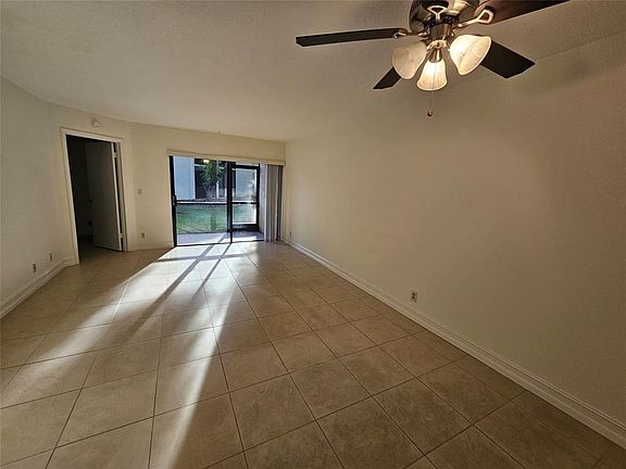 3rd image of 5583 Courtyard Drive #5583
