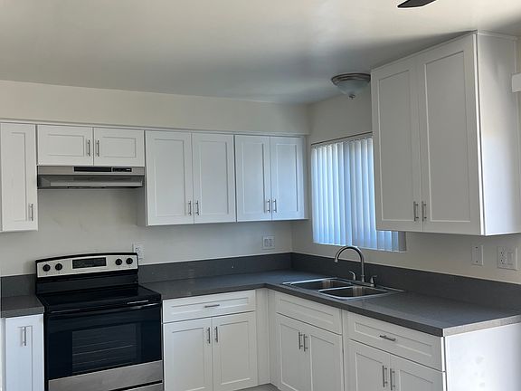 5th image of 137 N Stanford Ave #D