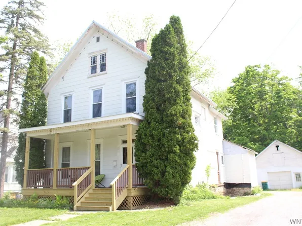 22 Fargo St, Warsaw, NY 14569