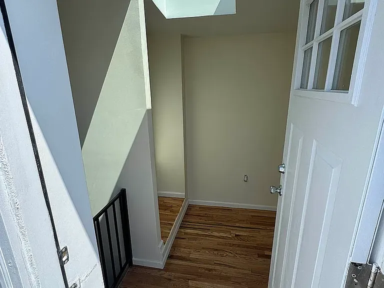 536 E 5th St #21 — Photo 12