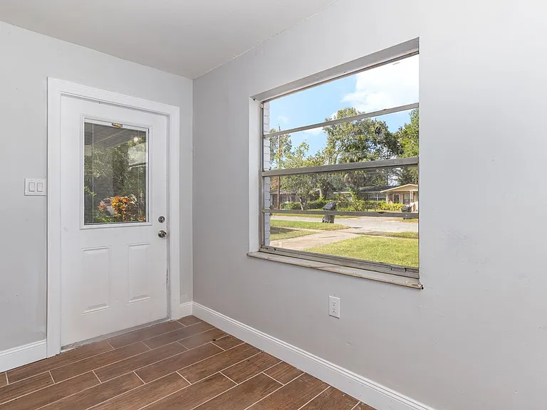 4610 Barley St — Photo 2