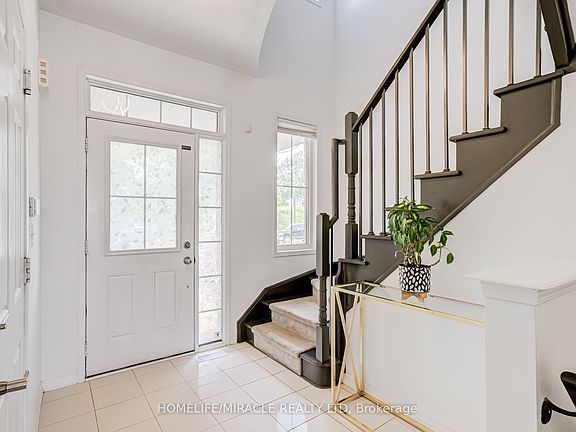 3rd image of 118 Cauthers Cres