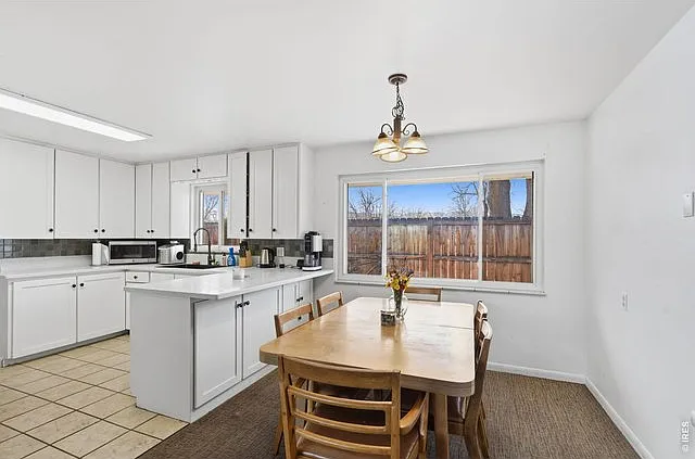1012 S Taft Hill Rd — Photo 5