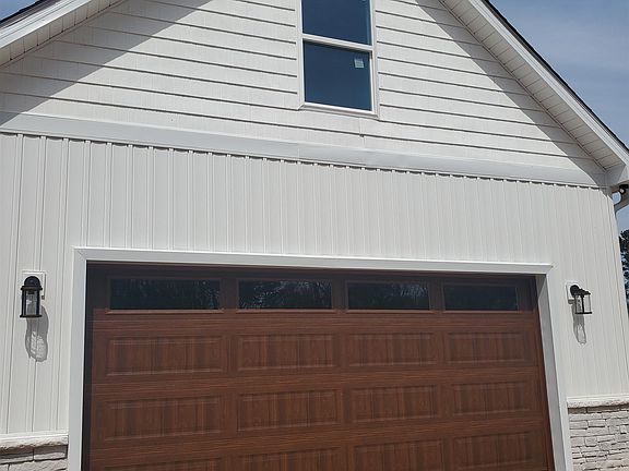 2nd image of 5595 Whispering Woods Rd.