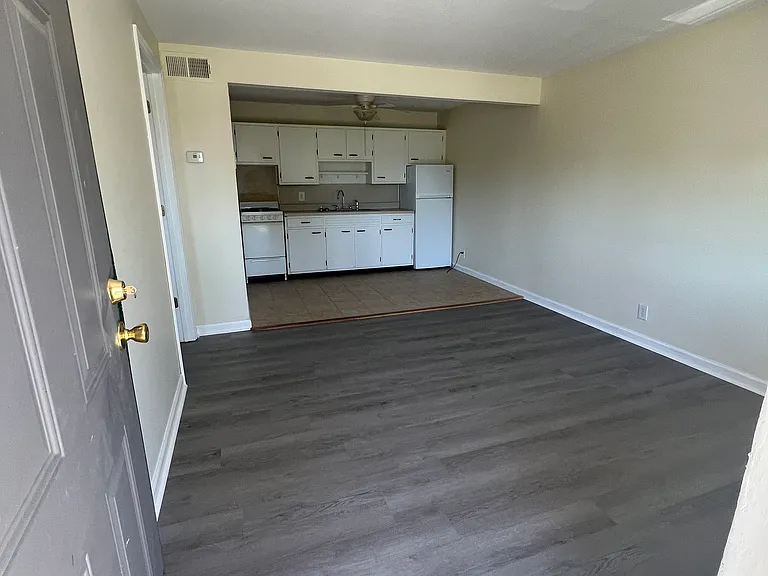 2411 Duke Dr #11 — Photo 1