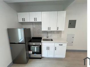 360 E 194th St #3C, Bronx, NY 10458