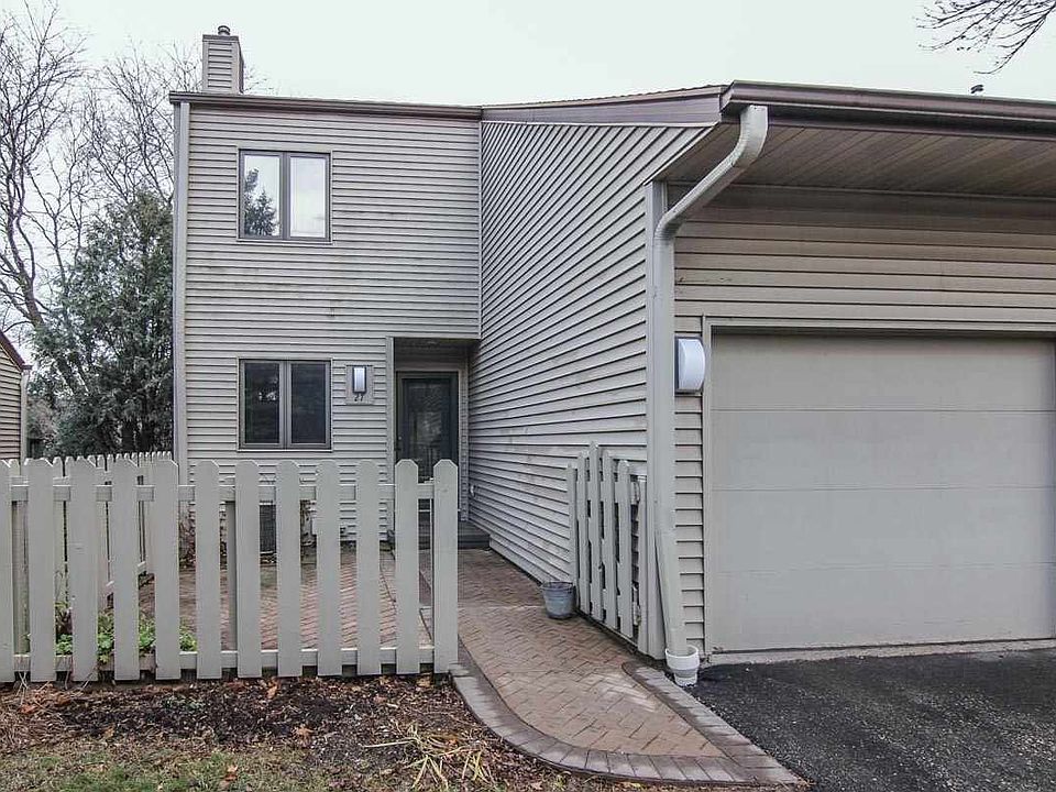 1st image of 27 Oak Grove Dr #27