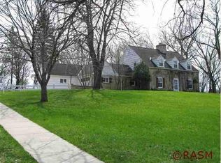 1102 Baker Ave, Mankato, MN 56001