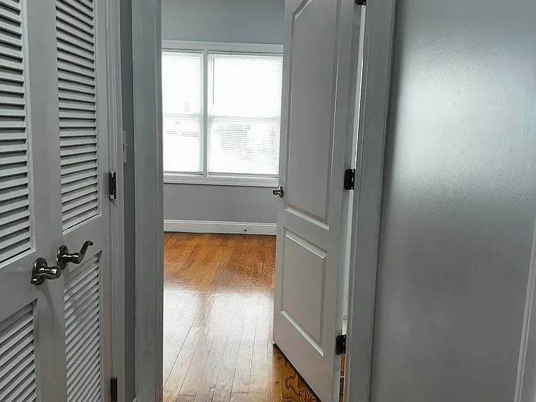 187 Zabriskie St #2 — Photo 3