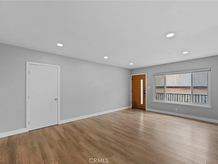 2027 Vista Del Mar St #3 — Photo 4