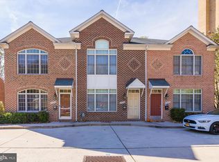 4428 S 4 Mile Run Dr, Arlington, VA 22204
