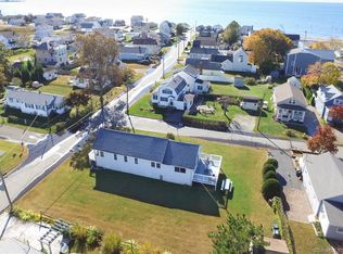 117 Chalker Beach Rd, Old Saybrook, CT 06475
