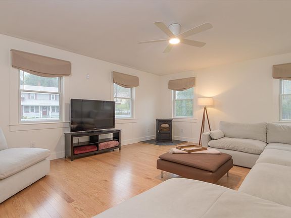 5th image of 64 Maple Street