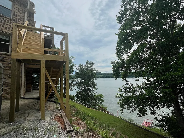 Willowpoint Ln — Photo 2