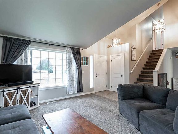 3rd image of 3422 Lexington Way