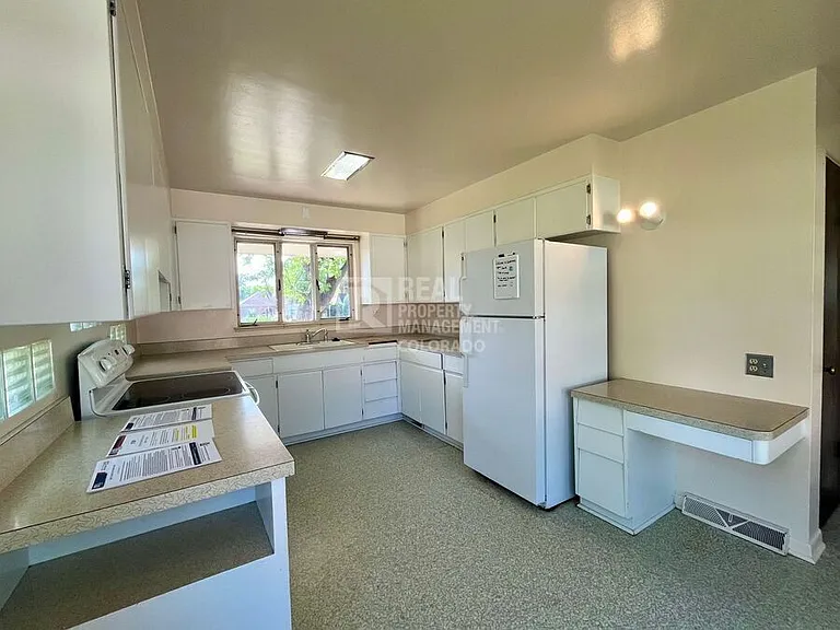 5370 S Windermere St — Photo 5
