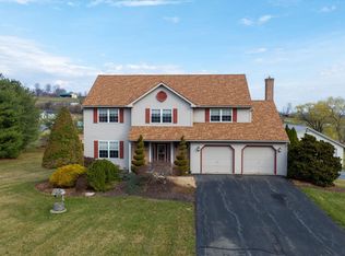 201 Mountain Top Rd, Wernersville, PA 19565