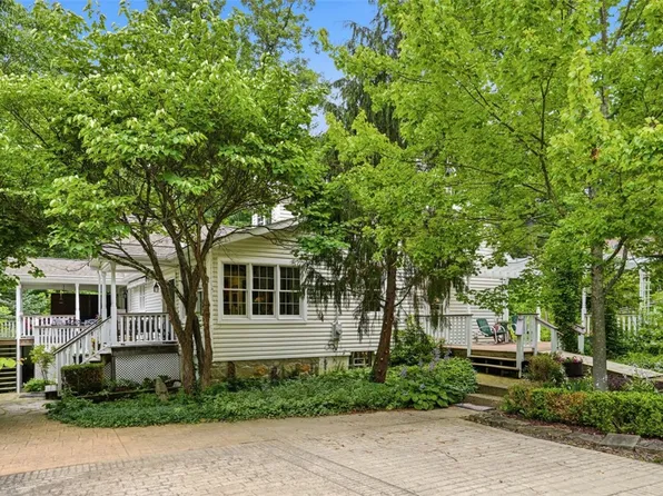 343 Creek Dr, Slippery Rock, PA 16057