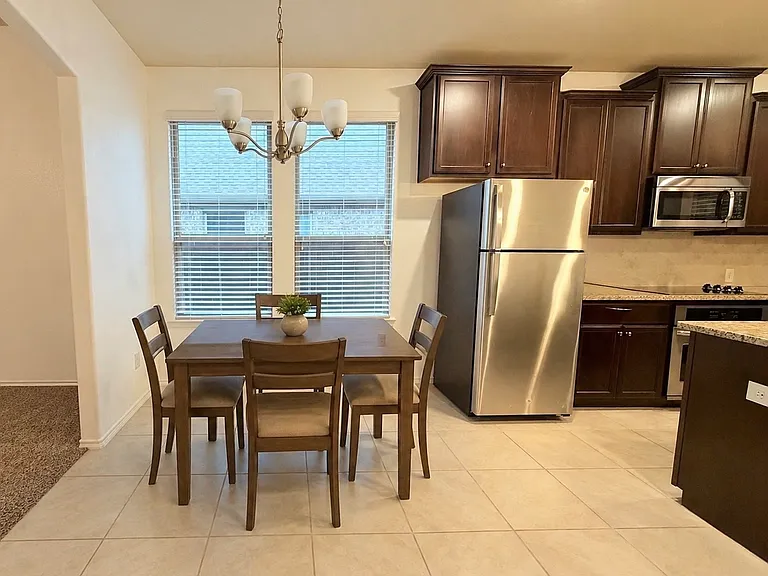 305 Rustic Oak Ln — Photo 3