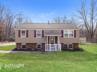 123 Crestview Dr, Coraopolis, PA