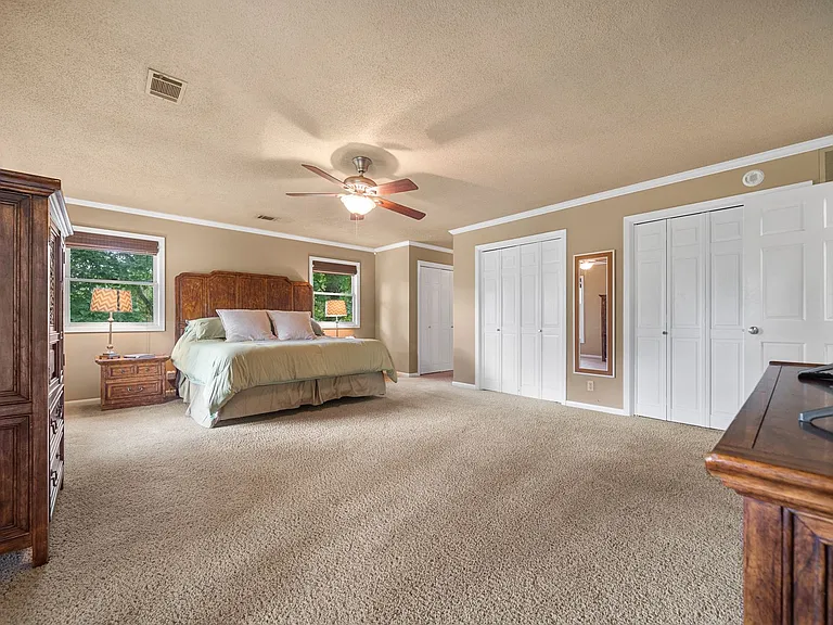 112 Leigh Cir — Photo 19