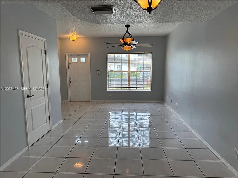 77 Simonton Cir #77 — Photo 3