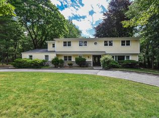 8 Cardinal Rd, Manhasset, NY 11030