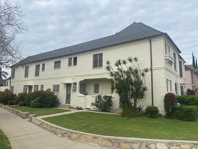 1st image of 1005 S Crescent Heights Blvd #1005