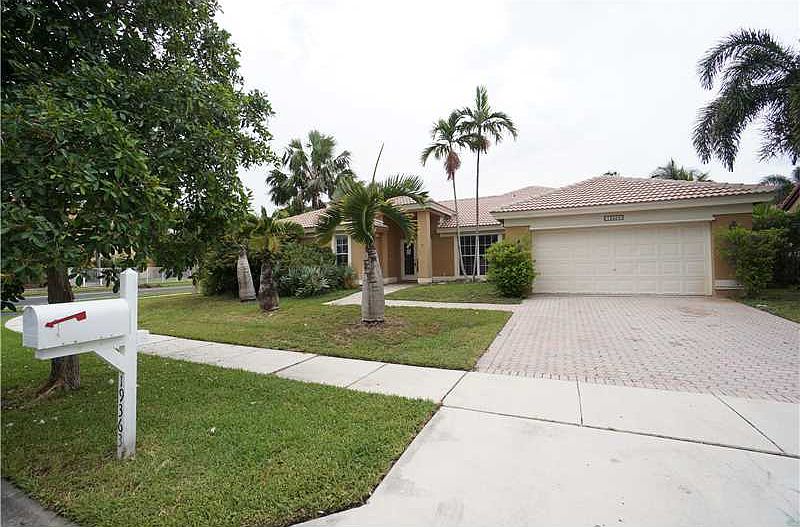 1st image of 19363 NW 11th St