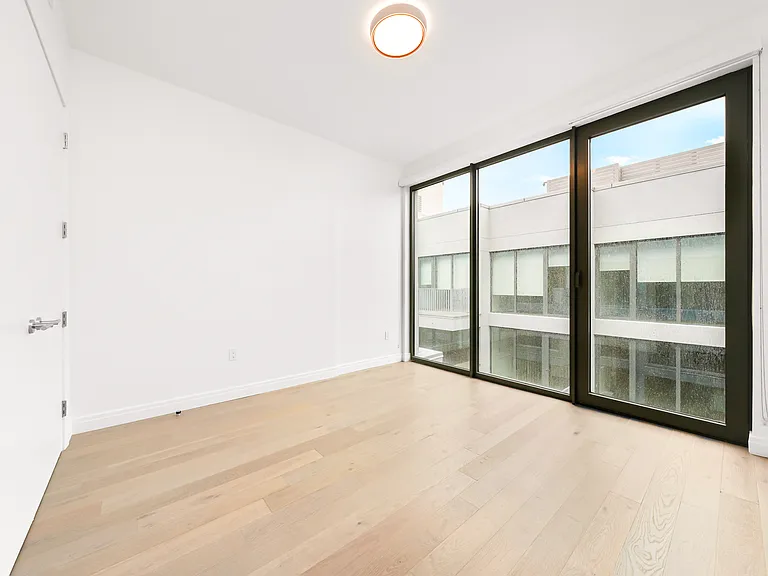 255 Lorimer St #111 — Photo 7