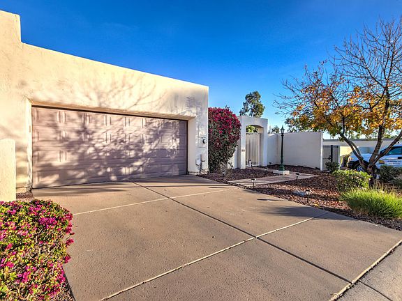 4th image of 2176 E Loma Vista Dr
