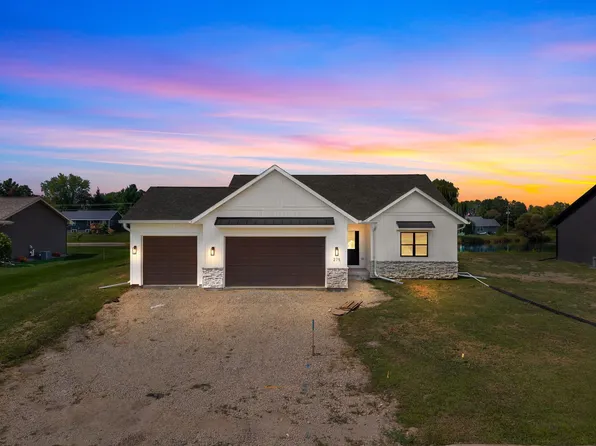 275 Jasmine Dr, Berlin, WI 54923