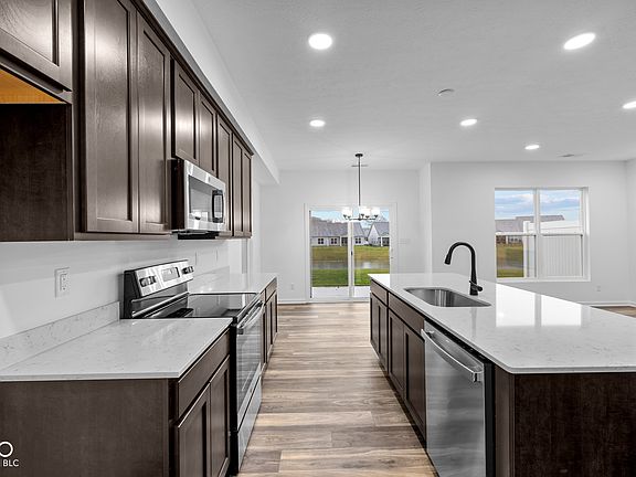 4th image of 10614 Mangrove Dr