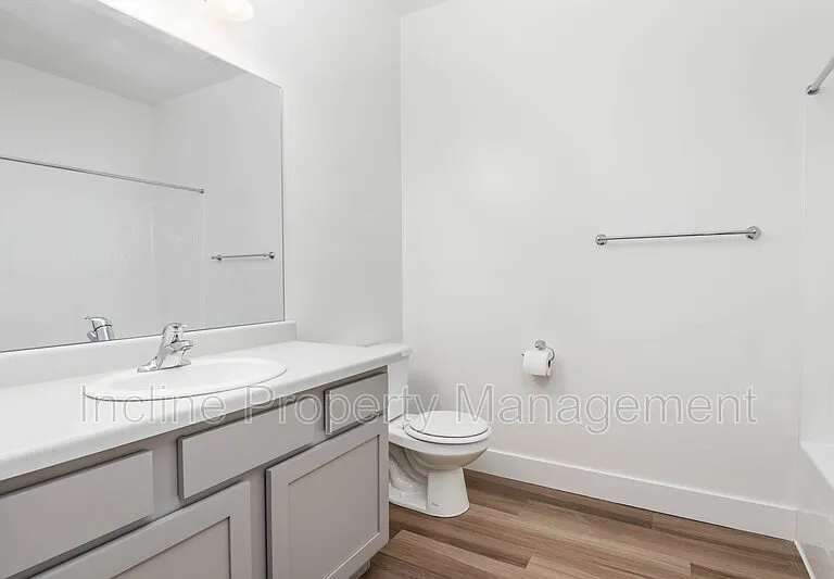 323 W 435 N — Photo 11