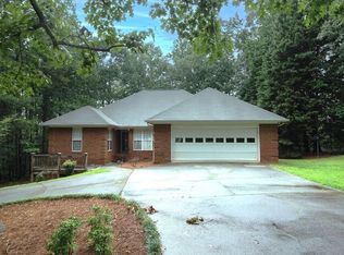 5926 Nachoochee Trl, Flowery Branch, GA 30542