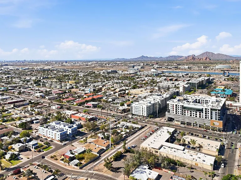 Elevate Your Urban Experience! Move in before the end of the month and get 10 weeks FREE Rent! — Photo 72
