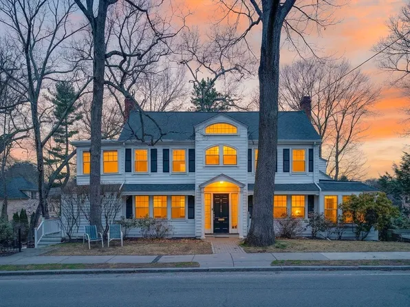 575 Chestnut St, Newton, MA 02468